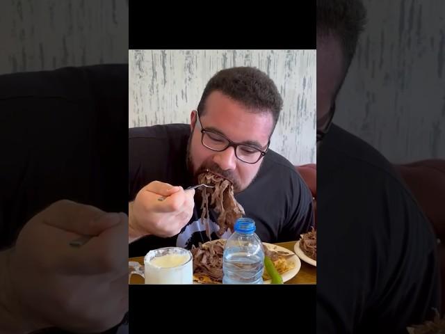 #tunatavus 10 kg döner yiyor  @KuzeyYank