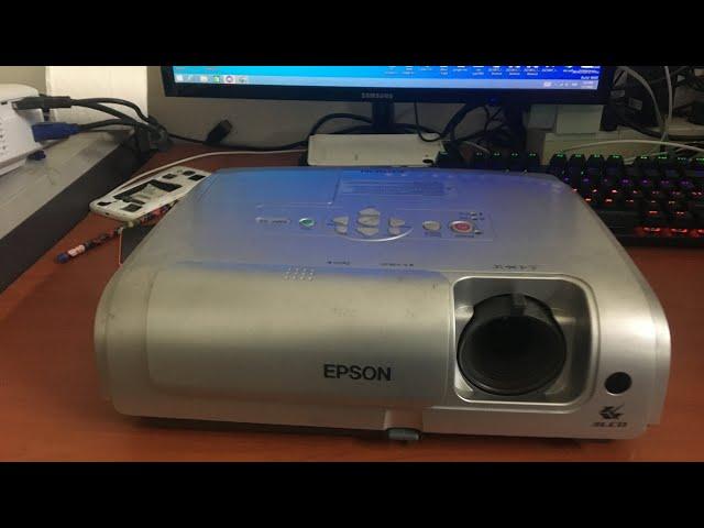 Used projector unboxing