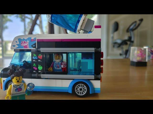 AlefgardHero Builds Lego - Penguin Slushie Van 60384