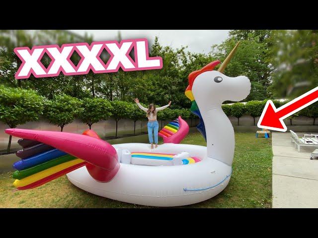 XXXL aufblasbares Einhorn in unserem Garten  | Bibi