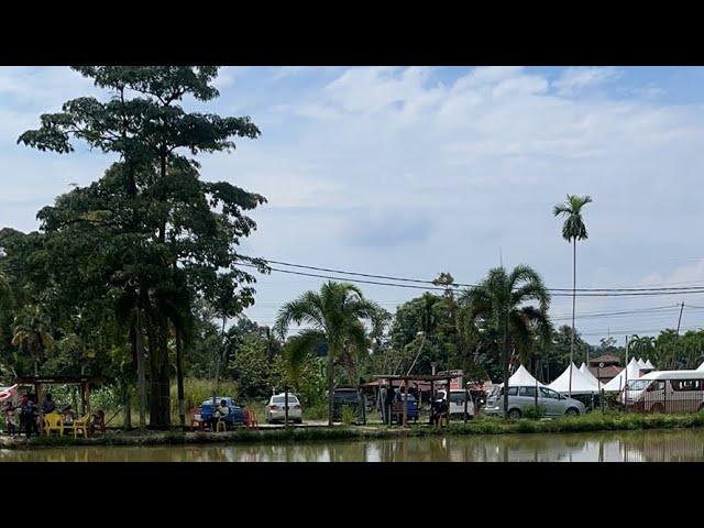 Tengah Kumpau di kolam pancing Putrajaya