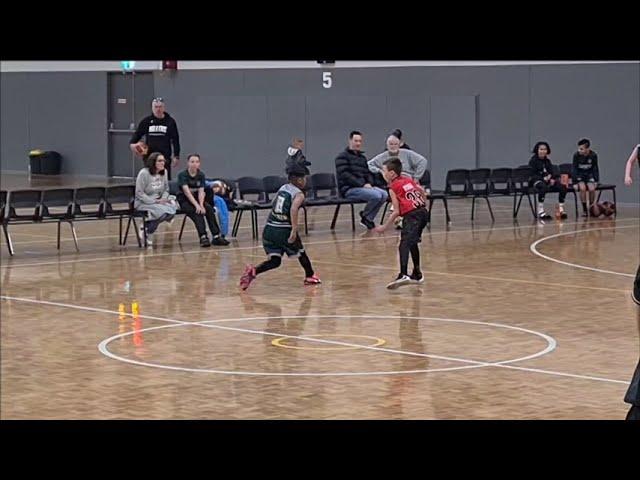 Rynzyd #8. kiwipino boy Rynzyd scores. 29 points. Hills Hornets vs North Bears. U12boys basketball.