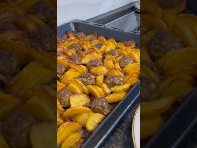 Картошка с фаршем в духовке.Казакша рецепт.Быстро и вкусно.Полный рецепт на канале