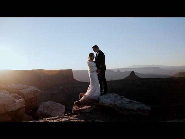 Intimate wedding in Moab, Utah | The Red Earth Venue