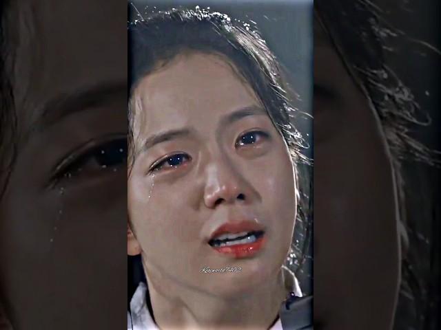 Jisoo crying VS her members......... #blackpink #lisa #kpop #trending #rosé #jennie #jisoo #shorts