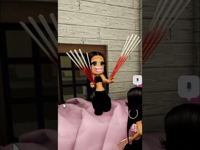 BADDIES give a ROOM TOUR in DA HOOD @stinkbellla   #roblox #shorts