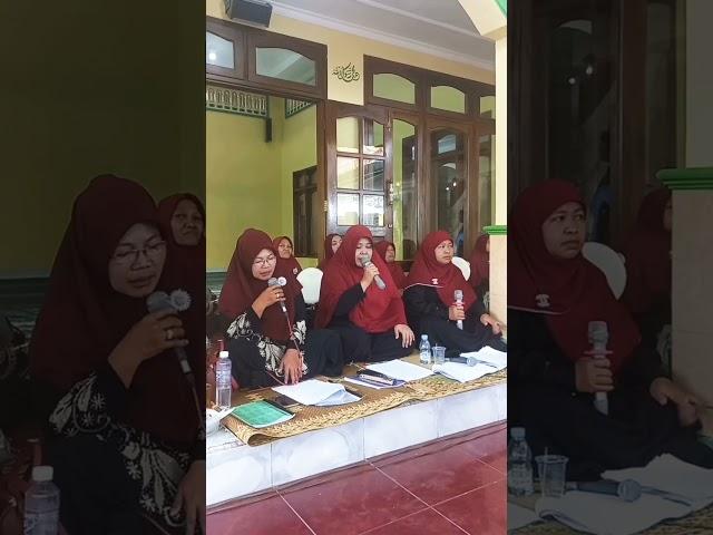 : hadrah di sebuah masjid di Jetis, Klaten, Jawa Tengah, dalam resepsi pernikahan.