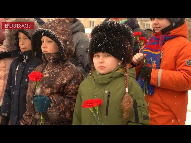 Не властно над памятью время
