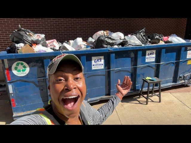 Dumpster Diving | From Trash To Treasure : Diving In Wealthy Areas & Hit the JACKPOT!!