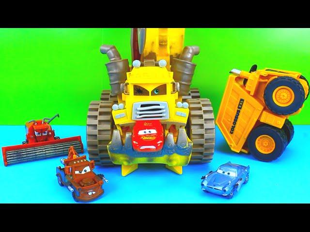 Screamin Banshee COLOSSUS XXL Frank take on Lightning McQueen Mater