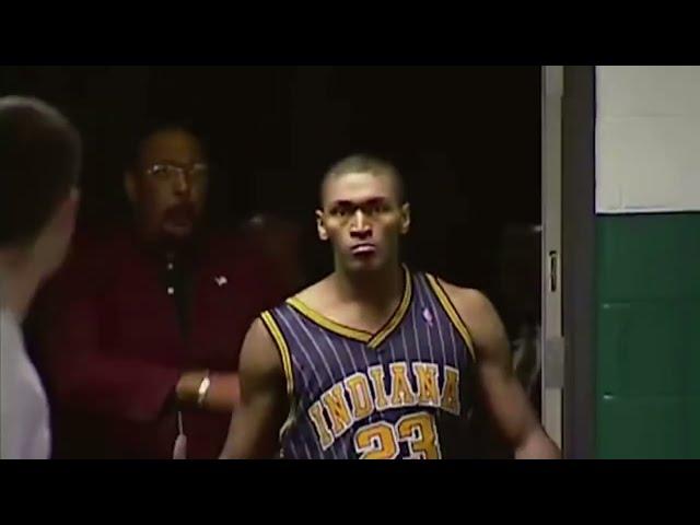 Ron Artest and Mel Daniels altercation in lockeroom