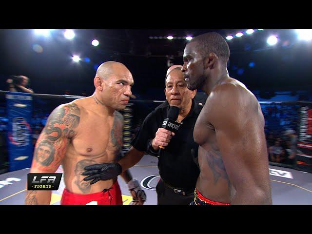 Chute Boxe Style! Cyborg Santos vs. Artenas Young