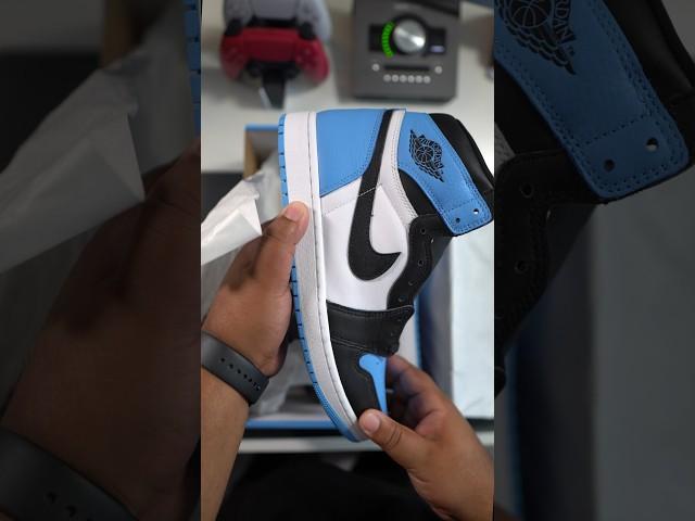 Unboxing the Air Jordan 1 “UNC Toe” #asmr #unboxing #airjordan1