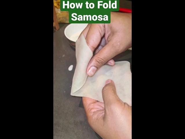 How to Fold Samosa #youtubeshorts #shortsvideo #shorts #ramadan2023