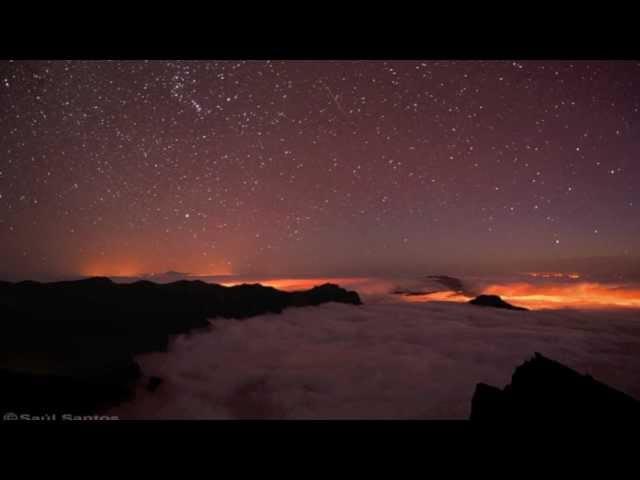 Isla de La Palma "El mar de nubes, bajo las estrellas," Benito Cabrera.