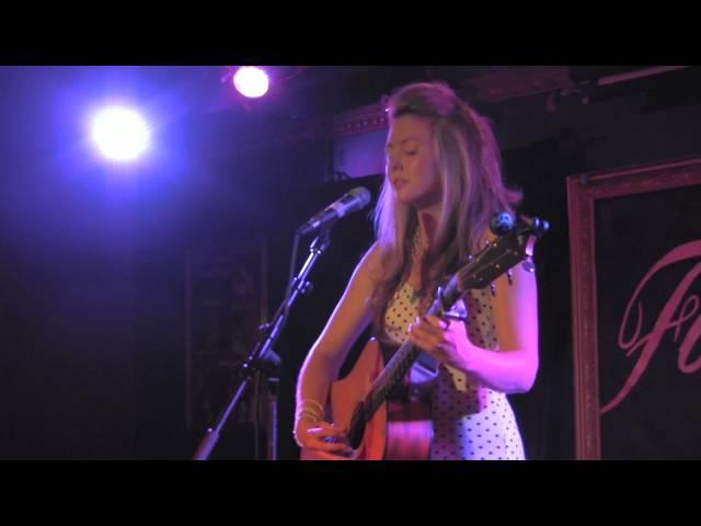 Beatie Wolfe Live @ Fontana's - "Make It Up"