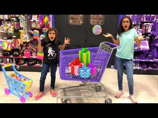 Kids Pretend play Shopping for Birthday Surprise Toys!! fun video