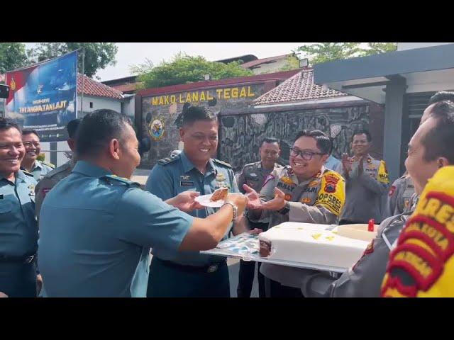 HUT TNI-AL KE 79 || Polisi Berikan Kejutan Ke Mako Lanal Tegal