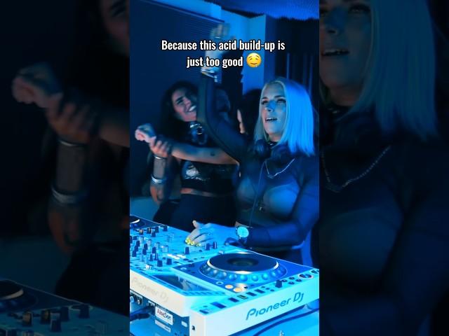 More Acid please  #technodj #acidtechno #helenfrey