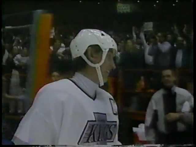 Wayne Gretzky scores 802nd Goal