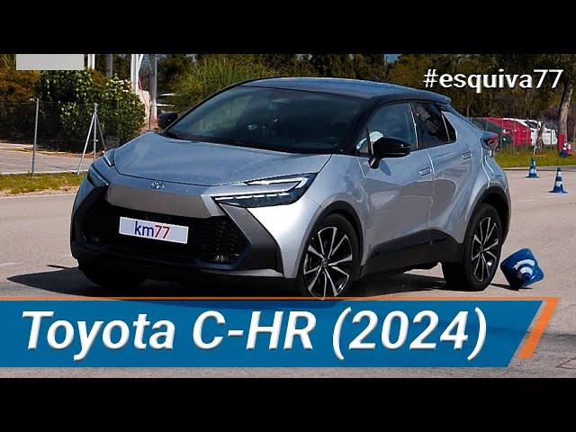 Toyota C-HR 2024 - Maniobra de esquiva (moose test) y eslalon | km77.com