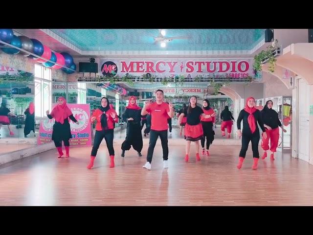 Cross My Heart - Line Dance / Demo by Mercy Studio Palembang