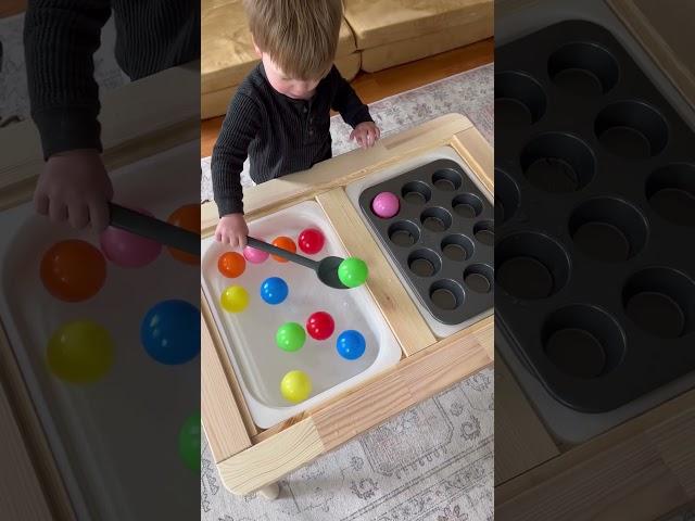 Easy at home toddler activity #toddlermom #toddleractivities #toddleractivitiesathome #momlife