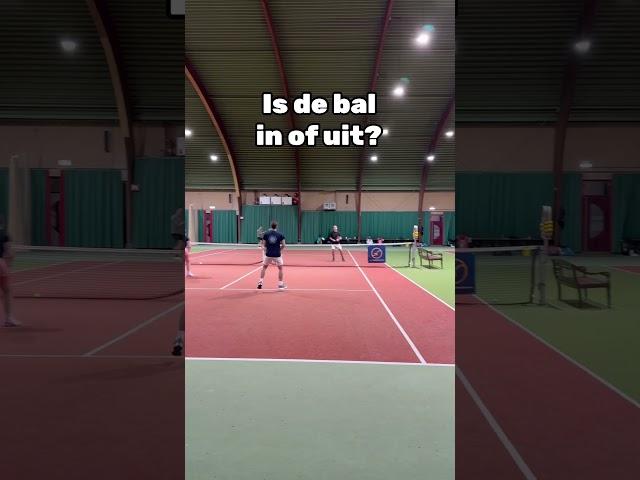 Close call tijdens de clinic… wat denk jij; is de bal in of uit?! #tennis