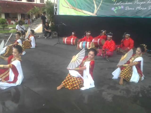 Tari Pakarena. Makassar. Sulawesi Selatan...