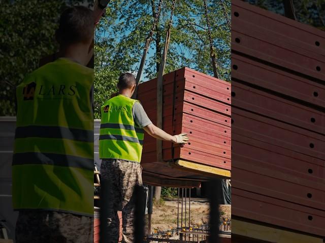 РАЗГРУЗКА ОПАЛУБОЧНОЙ СИСТЕМЫ PERI