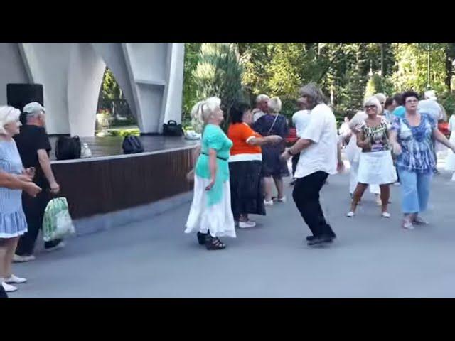 Галина.Народные танцы,парк Горького,Харьков!!!