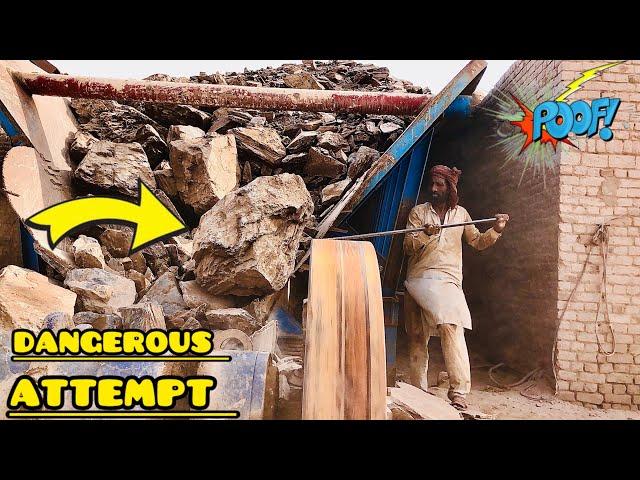 ️Super Giant Rock🪨Crusher in action Rubble Crusher Master jaw Crusher|Super satisfying Rock breaker