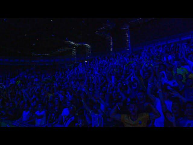 Incredible Brazilian Crowd (Just Feel that Vibe)