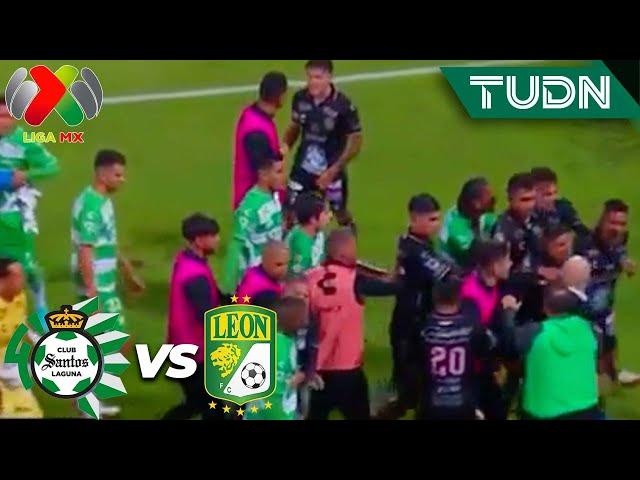 ¡HAY BRONCA! Jugadores se enfrascan en conato | Santos 0-1 León | AP2023-J12 | Liga Mx | TUDN