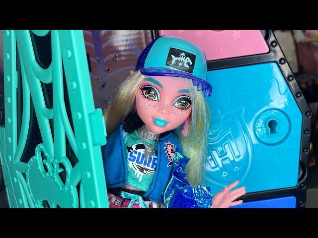WORTH THE $$? Skulltimate secrets series 1 lagoona blue doll unboxing and review! color reveal!
