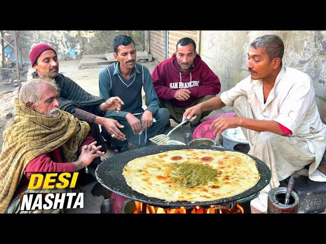 DESI CHEAPEST SAAG PARATHA IN LAHORE | STREET FOOD DESI NASHTA | SAAG ALOO PARATHA