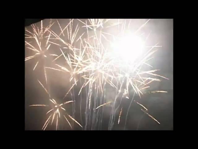 Awesome Rocket Volley - 25 x 1.3G Rockets Fired Simultaneously @ Newsbox Fireworks