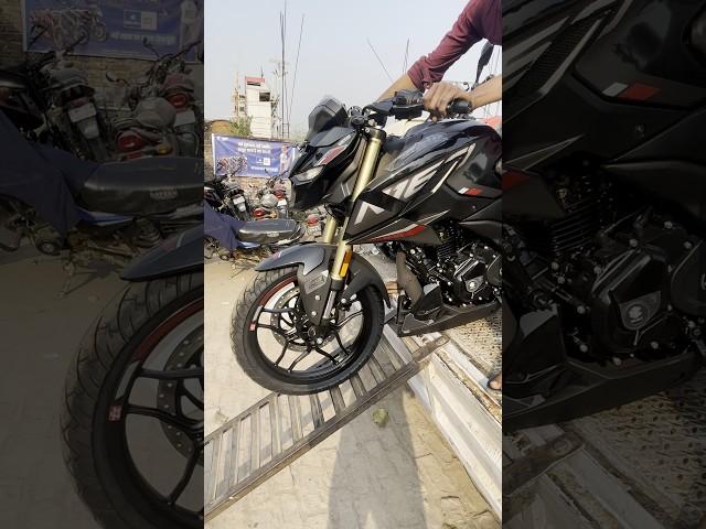 Engine Guard at risky unloading 🫣 #automobile #n160 #shorts #maniac