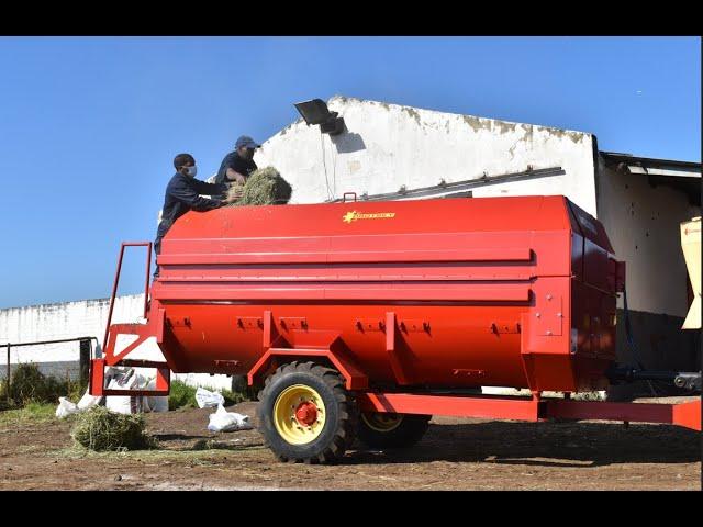 Drotsky P2000 Paddle-auger mixer wagon