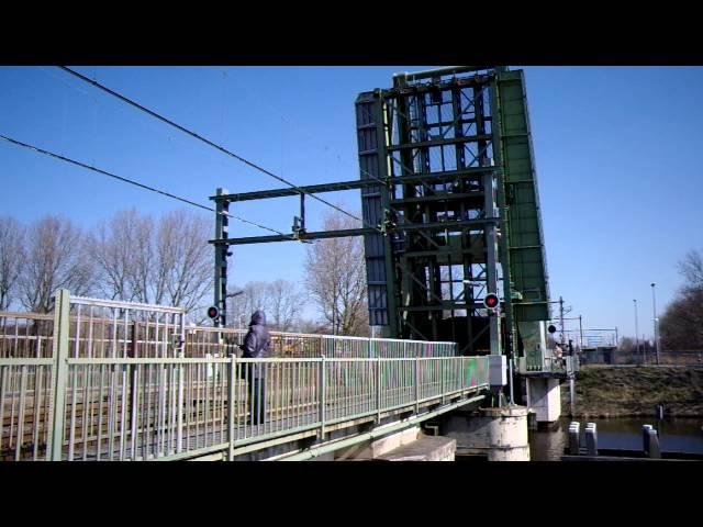 Brugopening Noord-Hollandskanaalspoorbrug Ophaalbrug/ Drawbridge/ Pont Basculant/ Zugbrücke Alkmaar