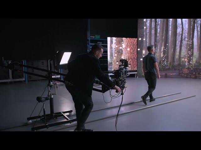 Extending a studio shot using Aximmetry - LED virtual production | Aximmetry