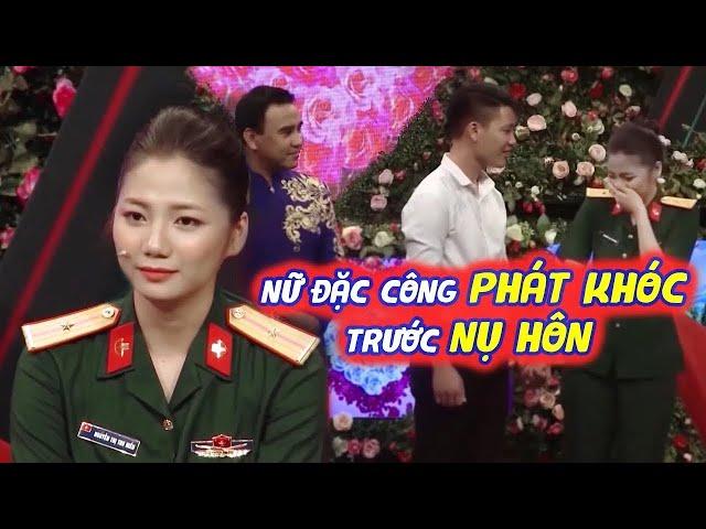 NỮ QUÂN Y CỰC PHẨM ĐỦ GỤC TRƯỚC NỤ HÔN NỒNG CHÁY CỦA CHÀNG SOÁI CA