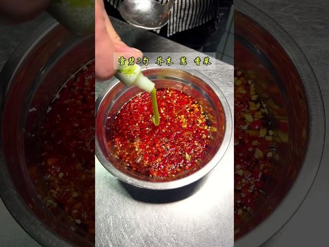 "鲜嫩多汁！芥末罗氏虾：口感与辛辣的完美结合！"