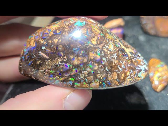 Polishing Rough Boulder Opal!