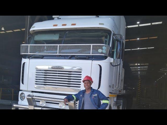 how to drive a Freightliner argosy  smart shift African type demonstration number 1