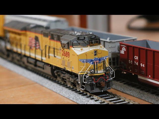 ScaleTrains Union Pacific HO Scale ET44AH Unboxing