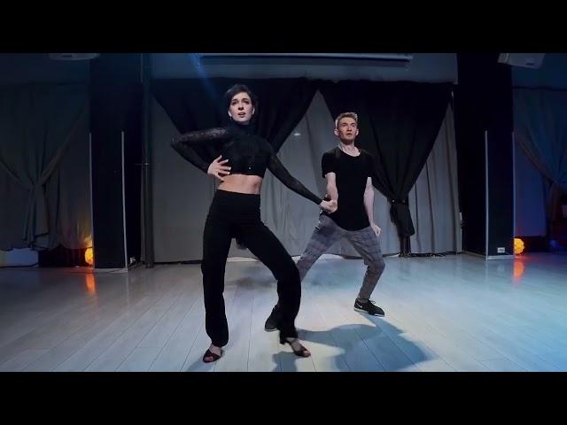 Hustle Discofox dance. New Dance Video. Dance improvisation couple dances.