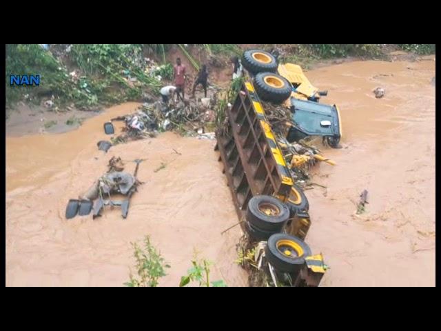 Articulated vehicle falls off Nyanya Bridge