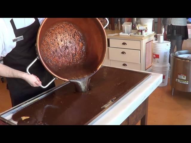 How to Make Fudge at the Fantasy Fudge Factory in Niagara Falls