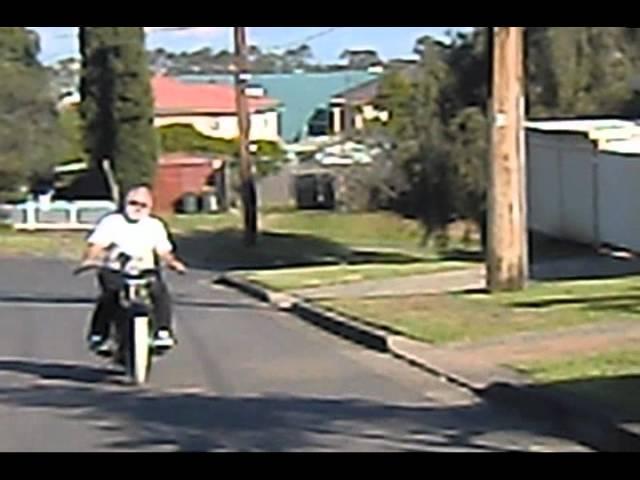 Royal Enfield on the run 10Jul 2011.WMV